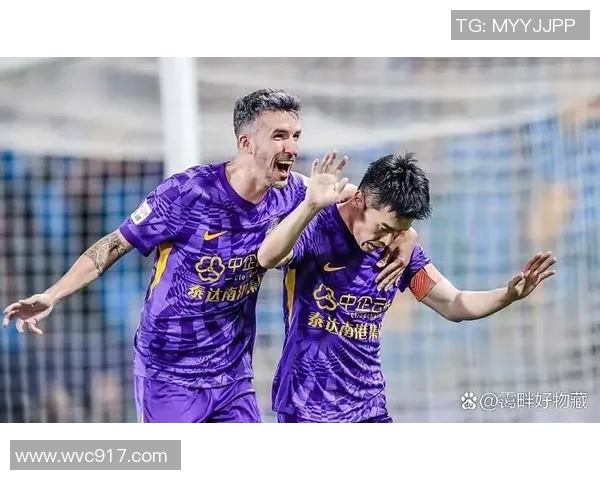 津门虎迎战武汉三镇谢鹏飞全力争胜展现球队实力与斗志