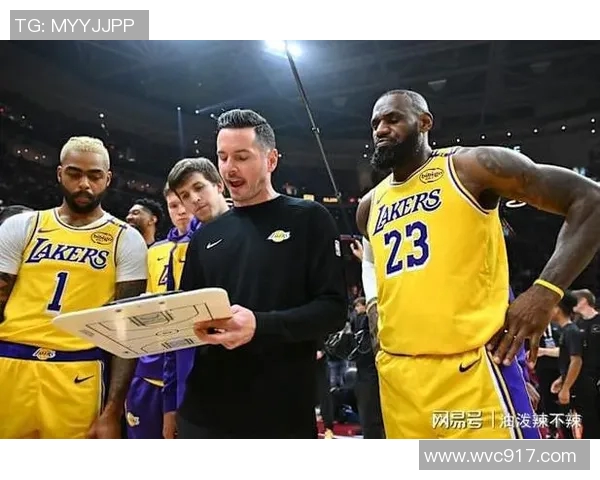 湖人主场大胜火箭，詹姆斯砍下三双擒下关键胜利