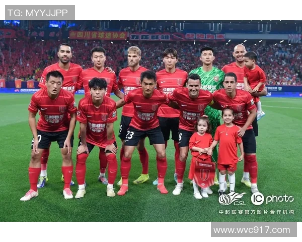 王子铭精彩头球助力成都蓉城赢得关键比赛胜利