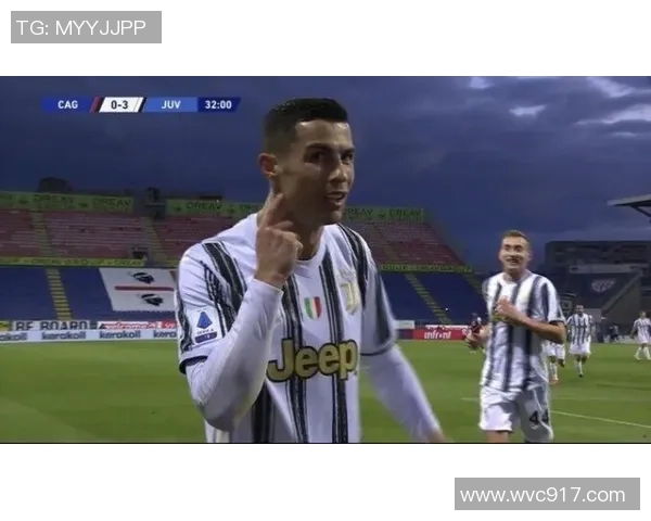 尤文图斯发布新球衣，球迷热议：黑白经典再度闪耀！