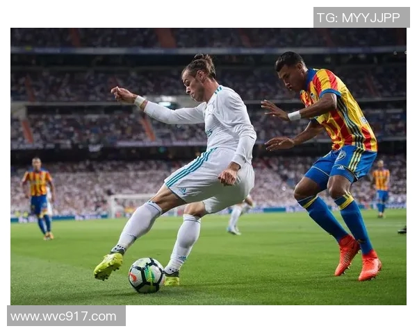 皇家马德里客场战平瓦伦西亚，本泽马梅开二度表现抢眼