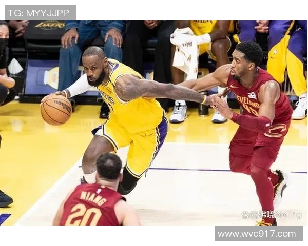 詹姆斯谈强化训练效果,誓言带领骑士再进季后赛 詹姆斯谈强化训练效果,誓言带领骑士再进季后赛